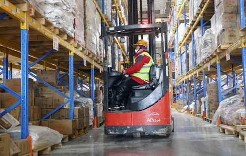 京東上海全面復(fù)工 點(diǎn)對(duì)點(diǎn)勞務(wù)服務(wù)與智能化物流賦能企業(yè)用工新格局